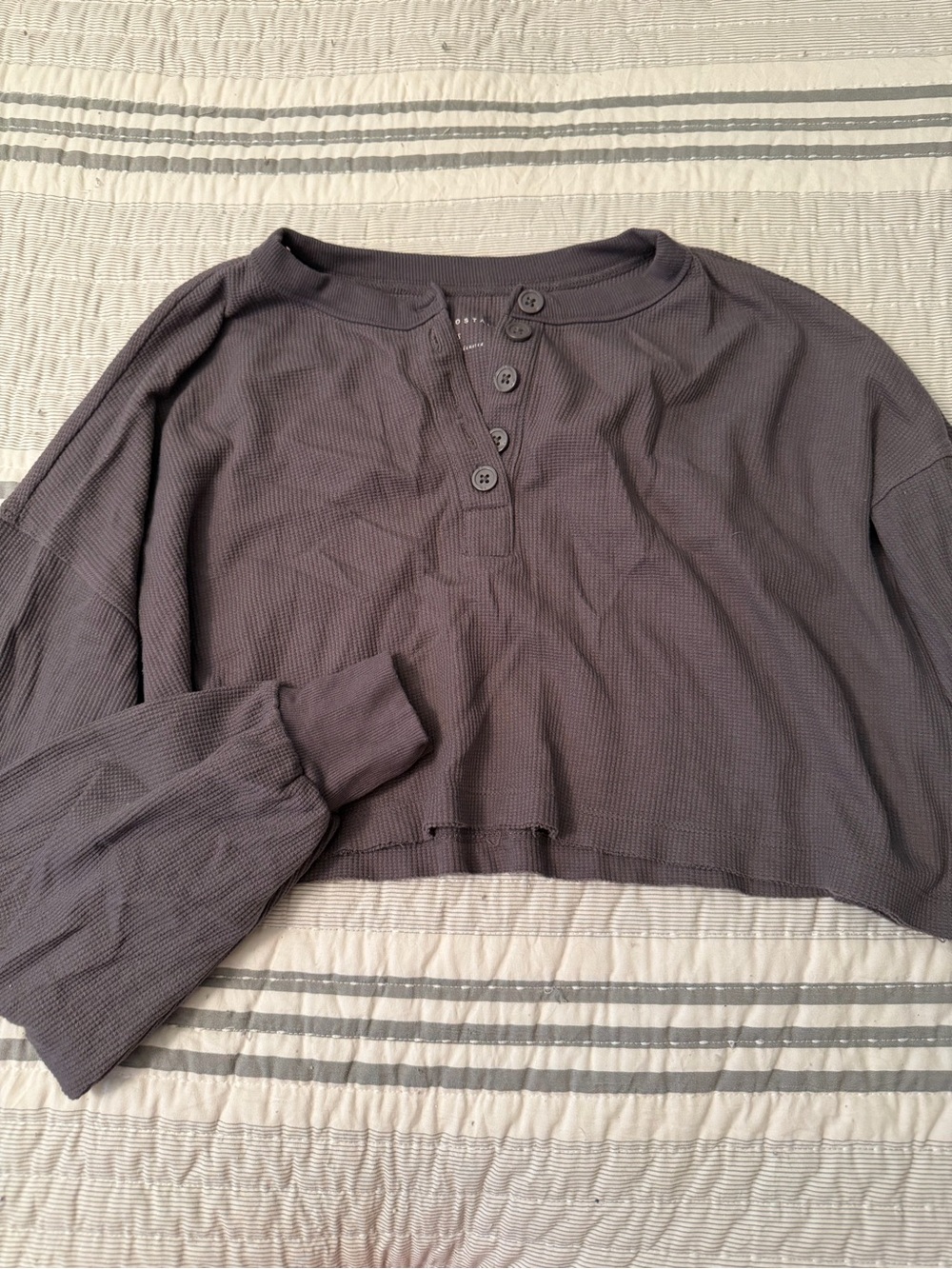 Aeropostale Charcoal Waffle-Knit Cropped Henley Long Sleeve